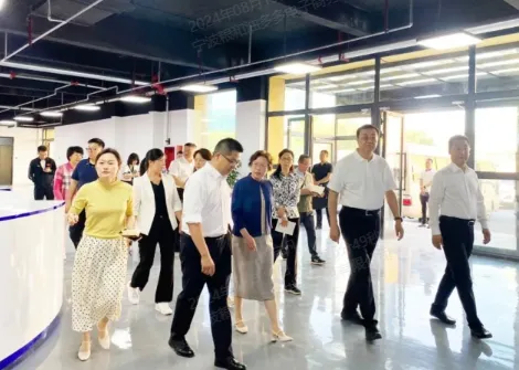 Huang Xiaowei, Secretary of the CPC Leadership Group of the All-China Women&rsquo;s Federation, together with Zhang Zhu, Deputy Secretary of the CPC Xinjiang Uygur Autonomous Region Committee, and their delegation, paid a visit to Guolian Shares&rsquo; Khorgos Digita