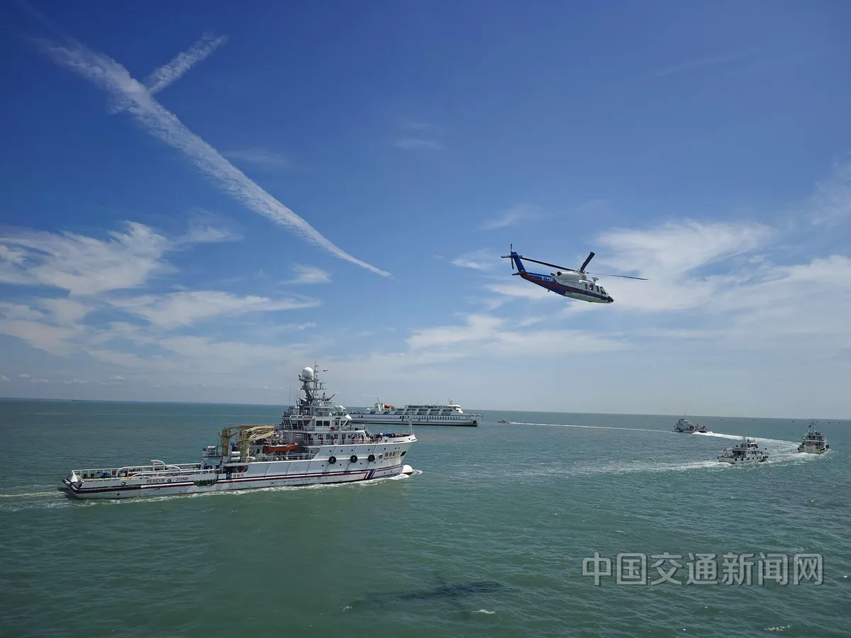2026 Ministry of Transport Rescue System Southern Sea Area Maritime Search and Rescue Comprehensive Exercise Held in Qiongzhou Strait