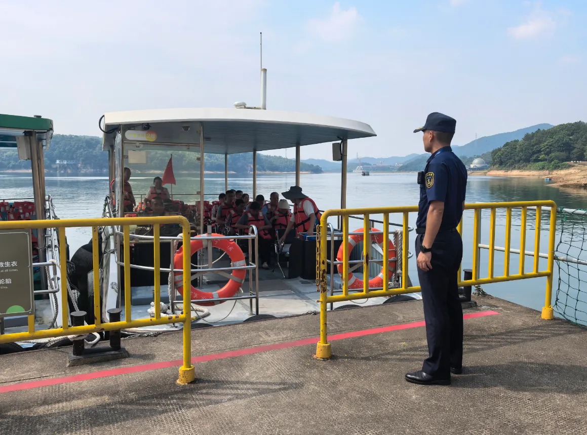 宁波海事部门全力应对国庆假期水上出行高峰.